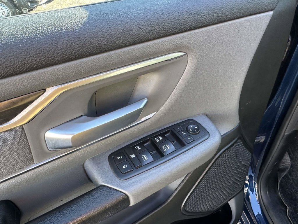 Used 2019 RAM 1500 Big Horn AWD/4WD image 18