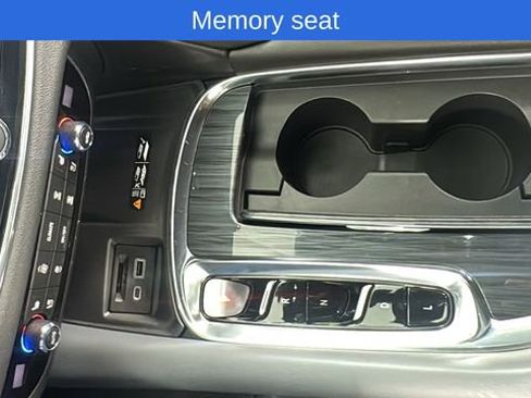 Used 2024 Buick Enclave Premium AWD/4WD image 32