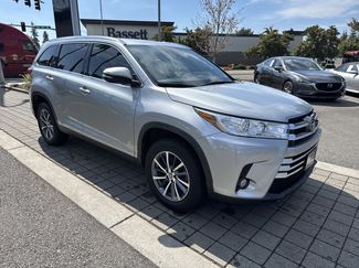 Used 2019 Toyota Highlander XLE FWD video 2