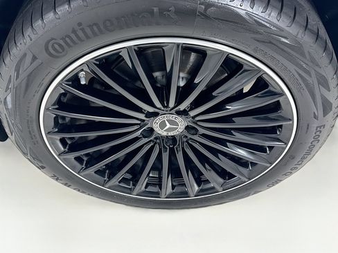 Used 2025 Mercedes-Benz GLC 300 image 34