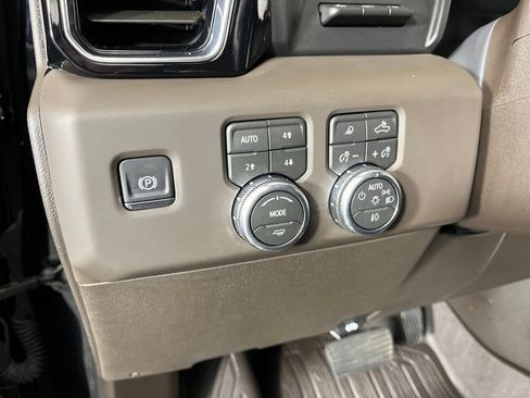 Used 2026 GMC Sierra 1500 Denali w/ Technology Package AWD/4WD image 32