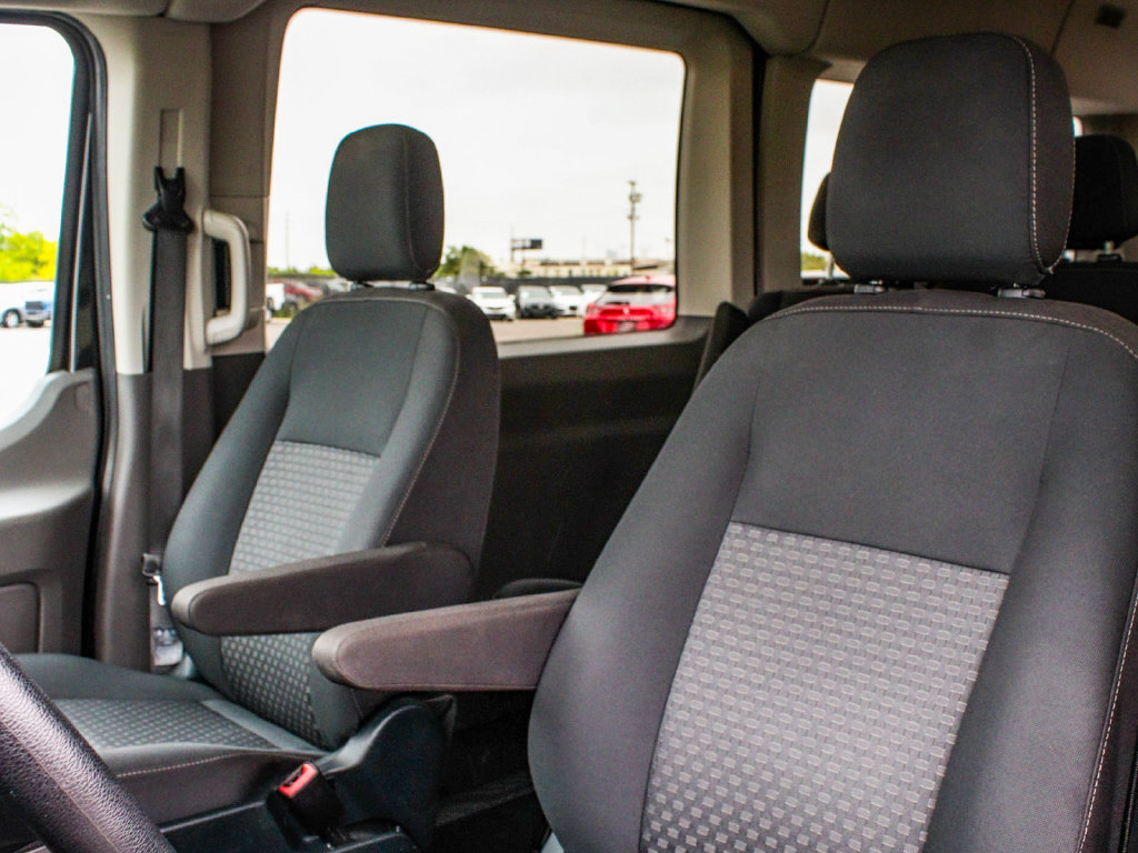 Used 2023 Ford Transit 350 XLT RWD image 29