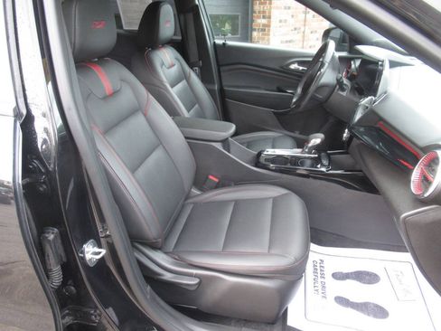 Used 2024 Chevrolet Trax RS FWD image 7