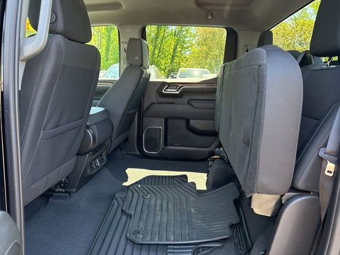 Used 2024 Chevrolet Silverado 1500 LT AWD/4WD image 13