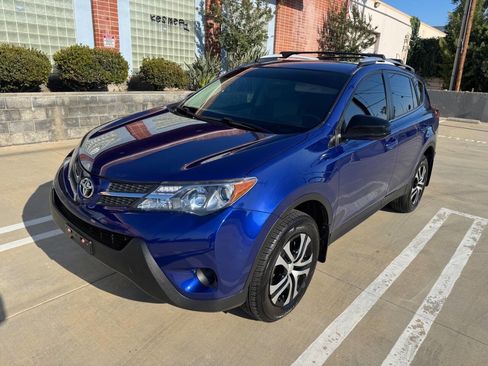 Used 2014 Toyota RAV4 LE FWD image 2