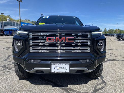 Used 2023 GMC Canyon Denali AWD/4WD image 2