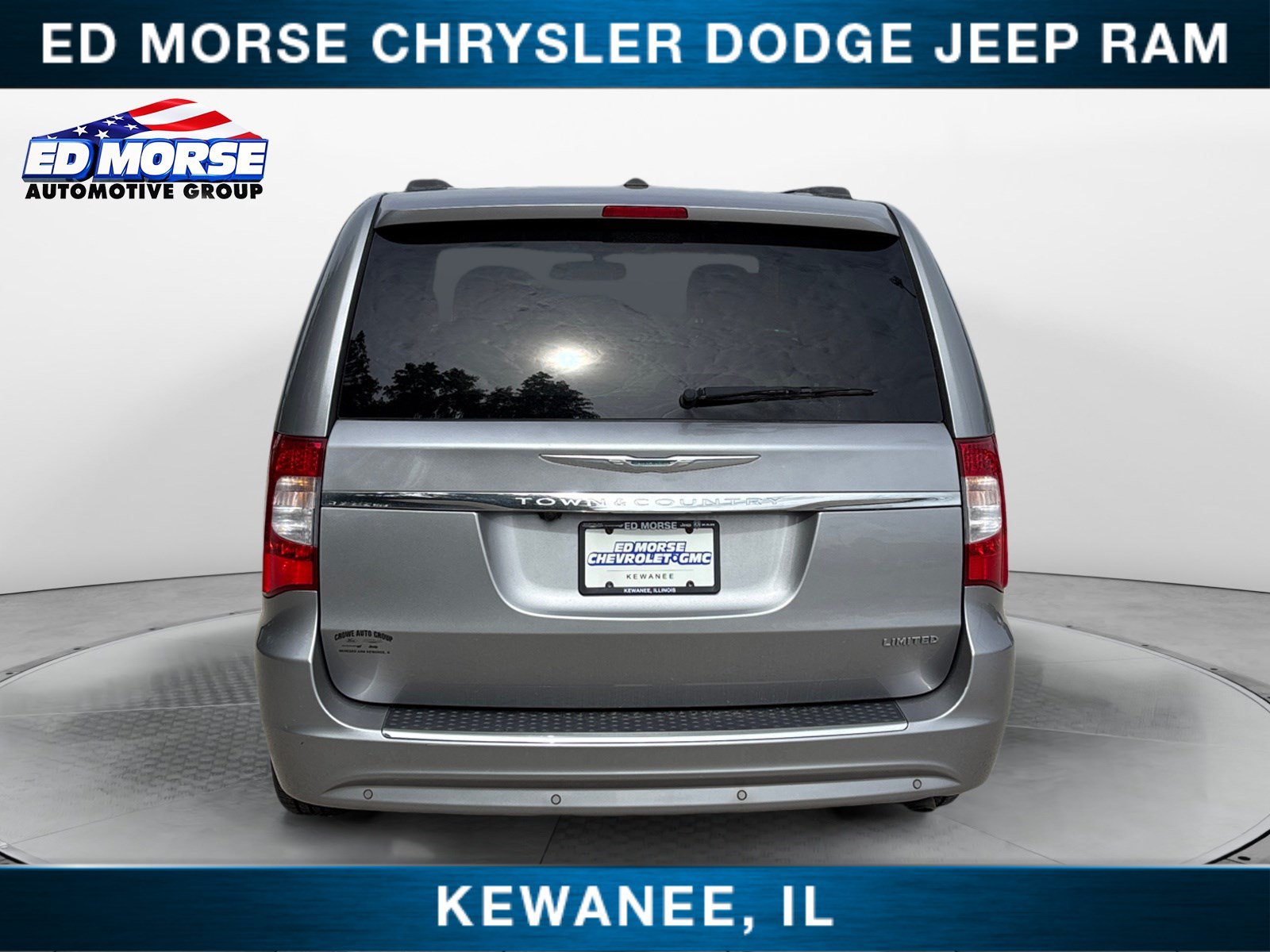 Used 2016 Chrysler Town & Country Limited Platinum FWD image 4