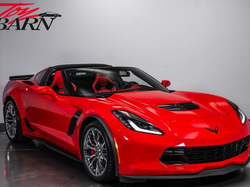 Used 2015 Chevrolet Corvette Z06 w/ 2LZ Preferred Equipment Group RWD image 7
