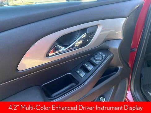 Used 2020 Chevrolet Traverse LT image 17