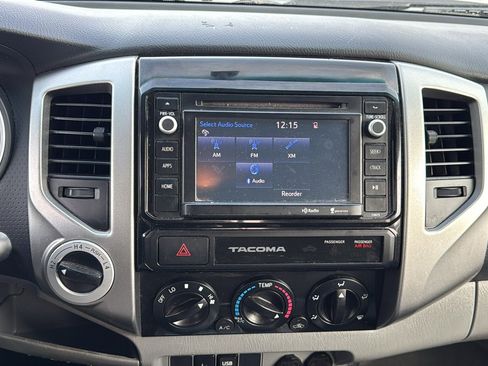 Used 2015 Toyota Tacoma Base image 13