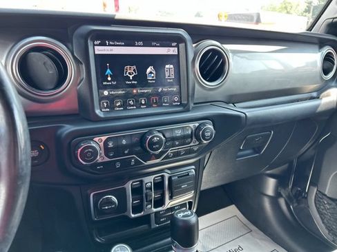 Used 2020 Jeep Wrangler Unlimited Sahara AWD/4WD image 39