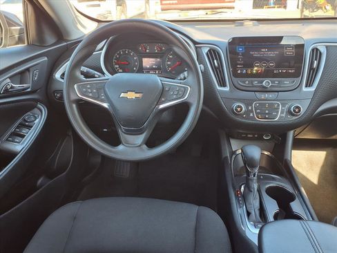 Used 2023 Chevrolet Malibu LT image 19