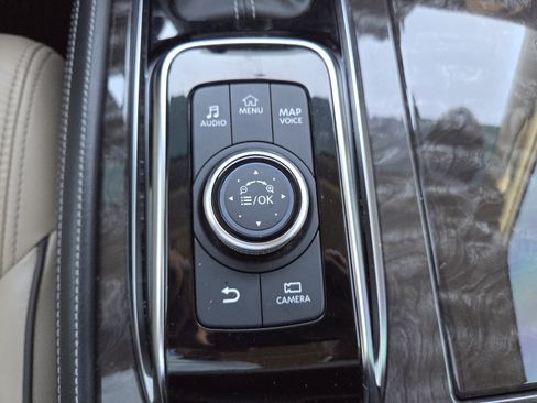 Used 2022 Nissan Armada Platinum w/ Captain's Chairs Package RWD image 36