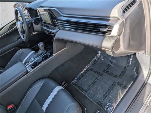 Used 2025 Toyota Camry SE image 21