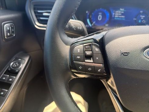 Used 2021 Ford Escape Titanium AWD/4WD image 44
