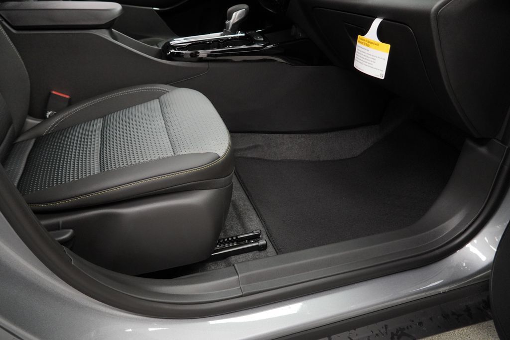 New 2026 Chevrolet Trax LT w/ Driver Confidence Package FWD image 30