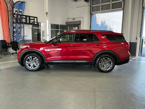 Used 2021 Ford Explorer XLT w/ Equipment Group 202A RWD image 23