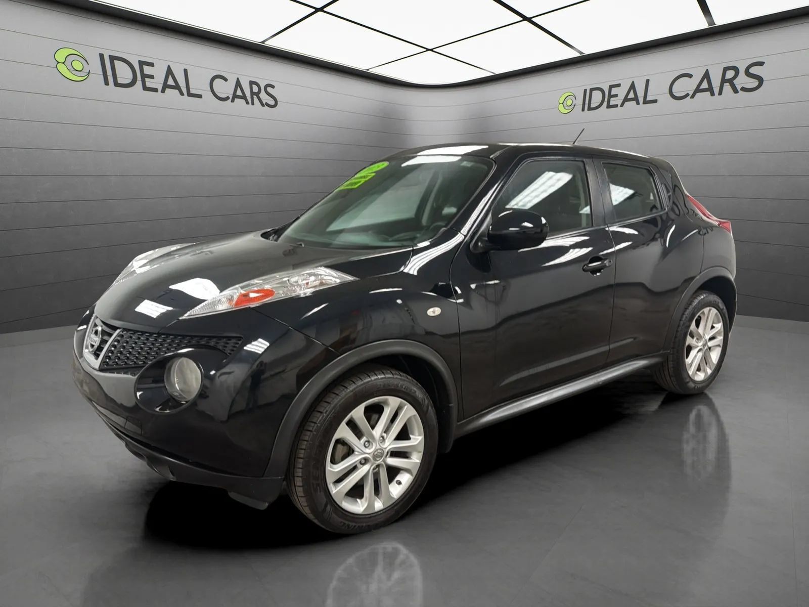 Used 2013 Nissan Juke S FWD image 1