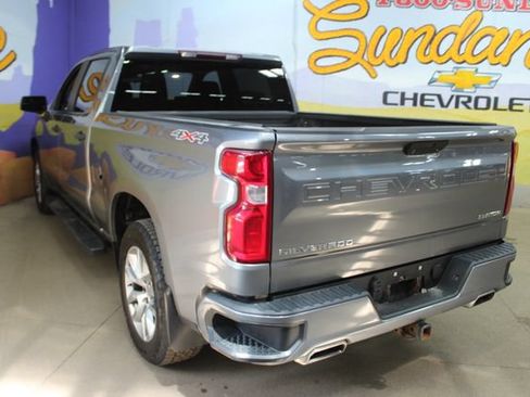 Used 2019 Chevrolet Silverado 1500 Custom w/ Custom Value Package AWD/4WD image 6