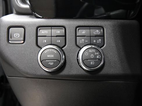 New 2025 GMC Sierra 1500 Elevation image 27