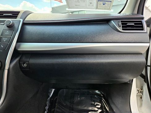 Used 2017 Toyota Camry SE image 41