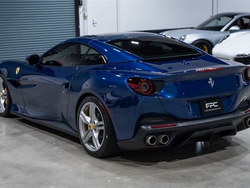 Used 2020 Ferrari Portofino RWD image 12