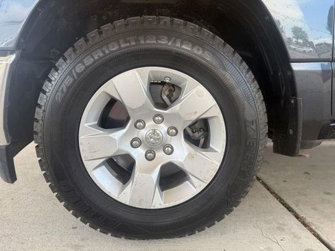 Used 2019 RAM 1500 Big Horn RWD image 12