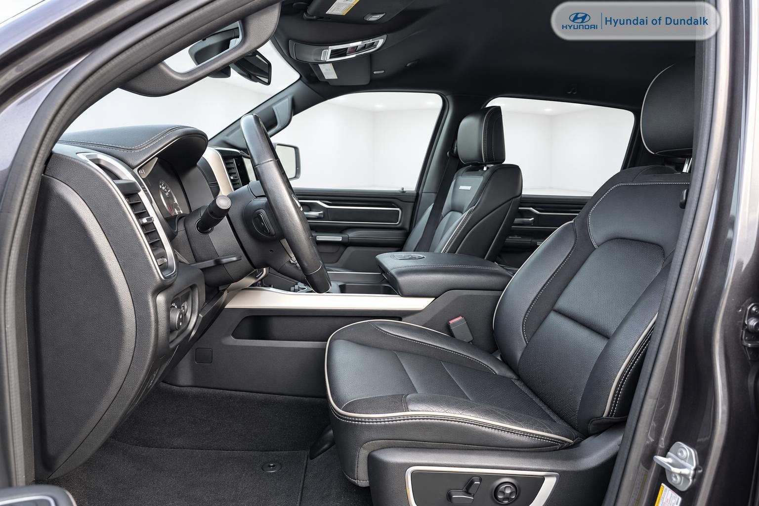 Used 2019 RAM 1500 Laramie AWD/4WD image 7