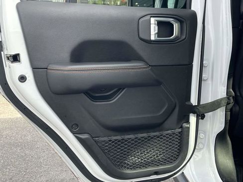 Used 2021 Jeep Gladiator Mojave image 16