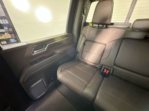 Used 2024 GMC Sierra 2500 Denali w/ Denali Reserve Package AWD/4WD image 12