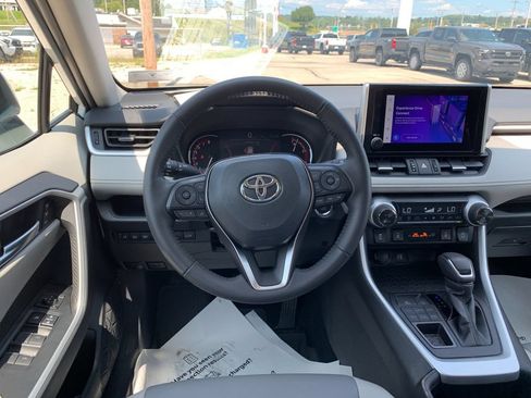 Used 2025 Toyota RAV4 XLE Premium w/ Weather Package AWD/4WD image 17