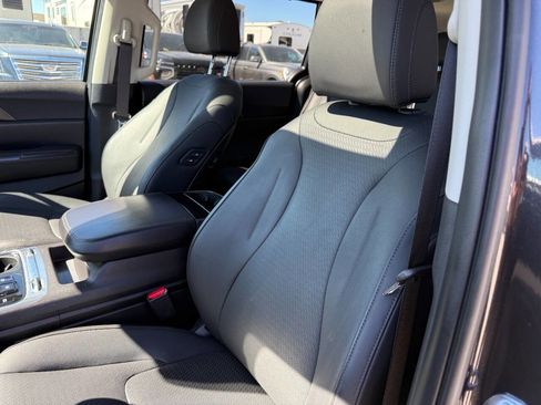 Used 2025 Kia Carnival SX Prestige image 17