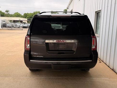 Used 2017 GMC Yukon Denali AWD/4WD image 15