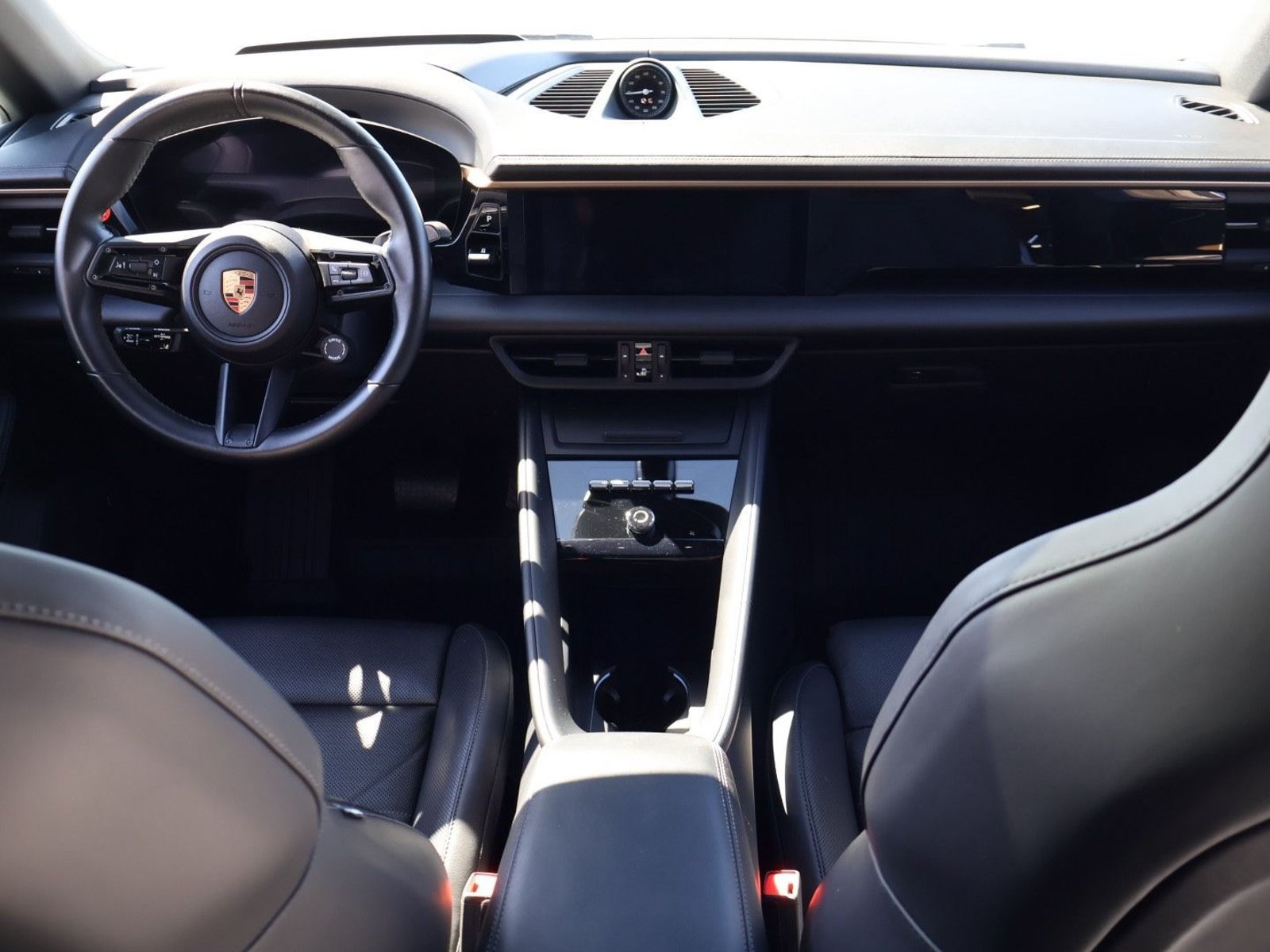 Certified 2024 Porsche Macan 4 Electric AWD/4WD image 21