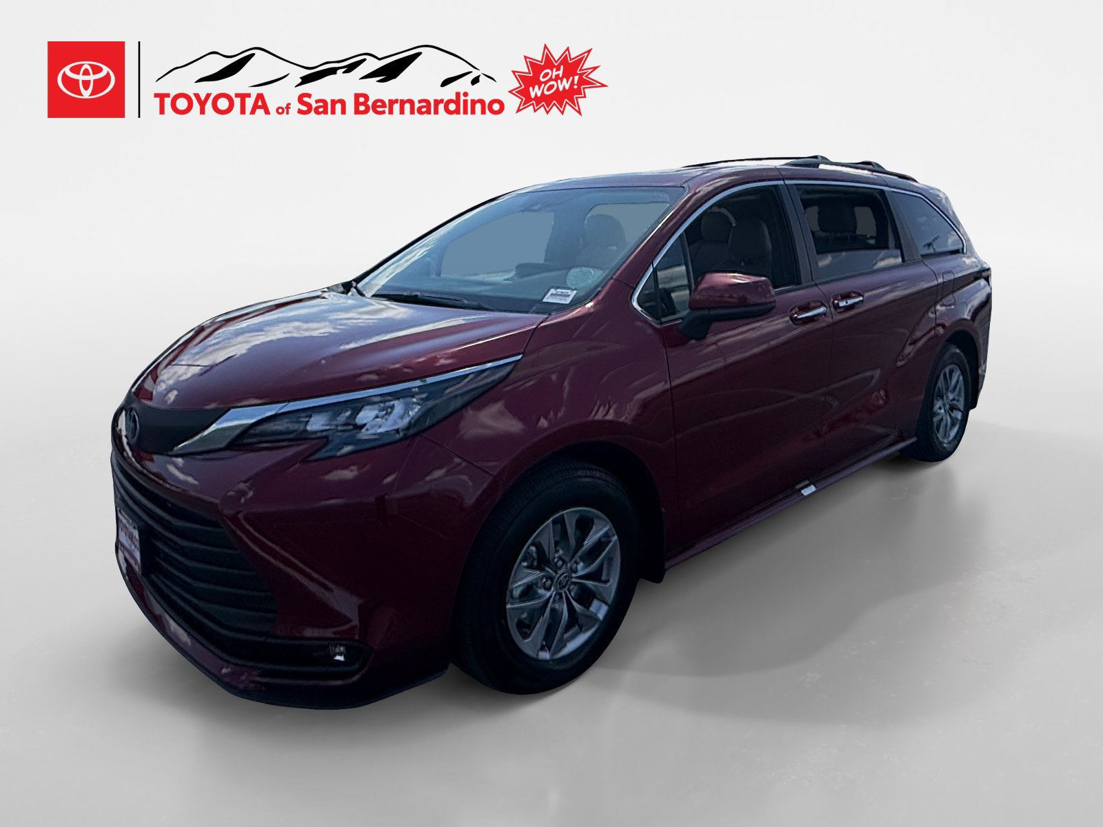 Certified 2026 Toyota Sienna XLE FWD image 1