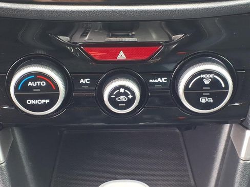 Used 2020 Subaru Forester Premium image 8