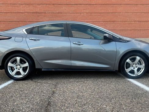 Used 2018 Chevrolet Volt LT FWD image 5