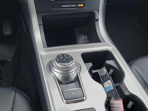 Used 2024 Ford Edge SEL w/ Convenience Package image 17