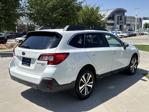 Used 2019 Subaru Outback 2.5i Limited AWD/4WD image 5