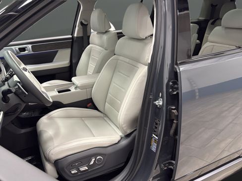 Used 2024 Hyundai Santa Fe Calligraphy AWD/4WD image 9