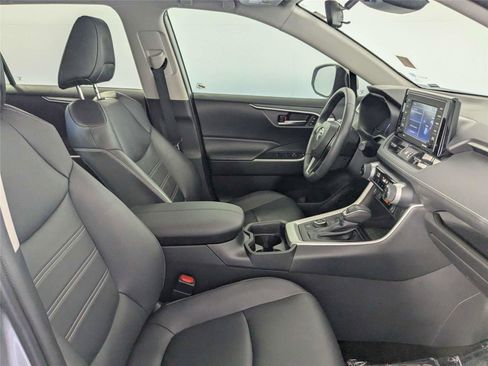 Used 2021 Toyota RAV4 XLE Premium AWD/4WD image 34