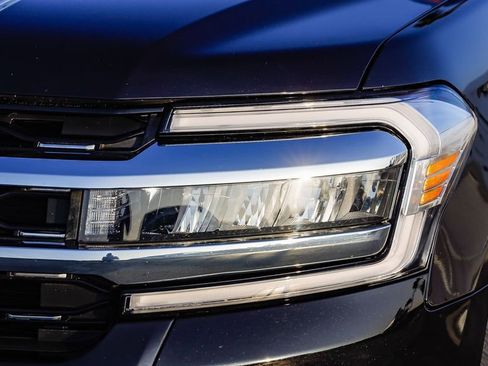 Used 2024 Ford Expedition Max Limited image 5