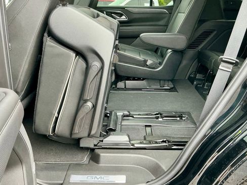 Used 2023 GMC Yukon SLT AWD/4WD image 28