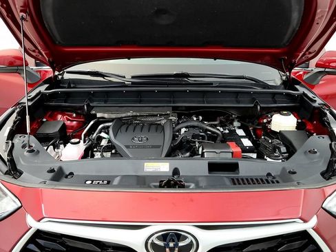 Certified 2024 Toyota Highlander XLE AWD/4WD image 15