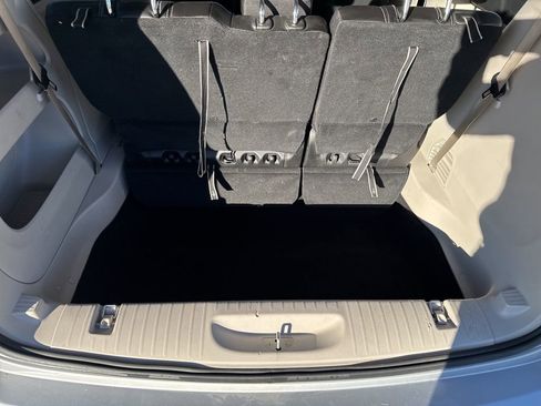 Used 2024 Chrysler Pacifica Touring-L image 6