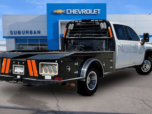 Used 2024 Chevrolet Silverado 3500 LT w/ Convenience Package AWD/4WD image 2