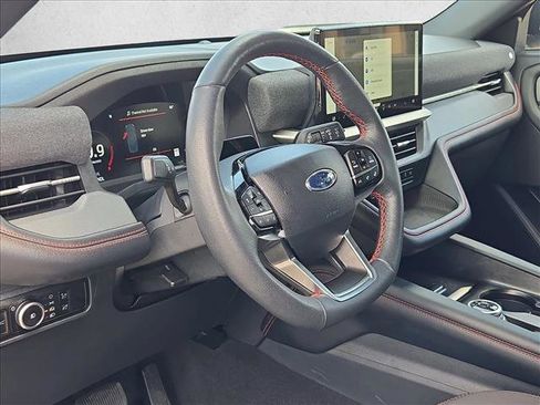 Used 2025 Ford Explorer ST-Line image 8