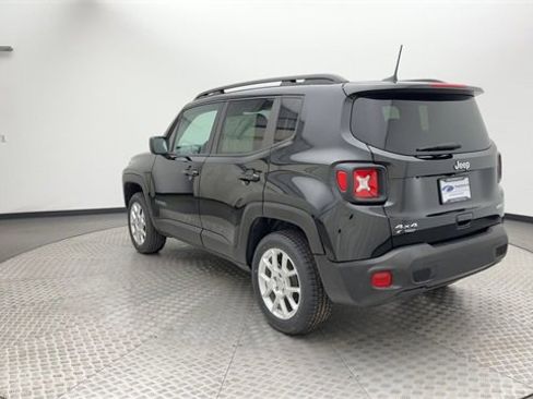 Used 2020 Jeep Renegade Latitude w/ Cold Weather Group image 4