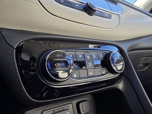 Used 2021 Buick Encore GX Essence w/ Advanced Technology Package image 19