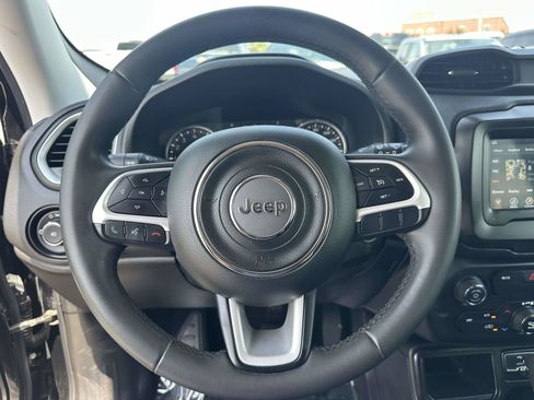 Used 2019 Jeep Renegade Latitude w/ Popular Equipment Group FWD image 13